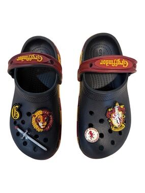 Harry Potter x CROCS Gryffindor Classic Clog with Original Charms. Size C13